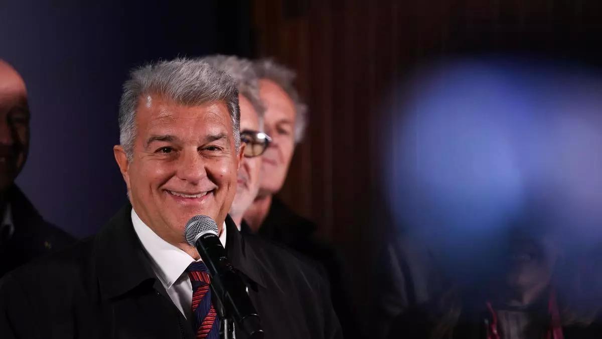 开云官网-每体：会员签名递交后，拉波尔塔和他团队在其家中进行了会议