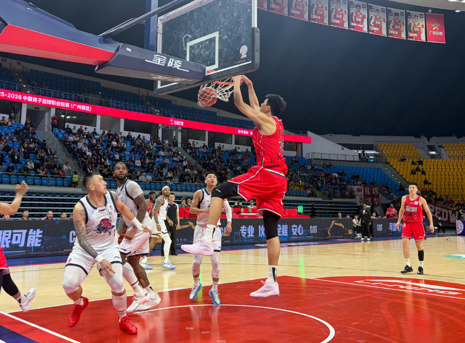 开云官网-17+10+4帽！徐昕爆了！护框碾压，进攻完美终结，把山东打绝望了